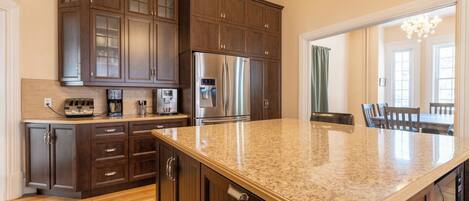 Perhehuoneisto, kaupunkinäköala | Yksityinen keittiö