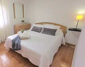 3 Schlafzimmer, Bügeleisen/Bügelbrett, WLAN, Bettwäsche