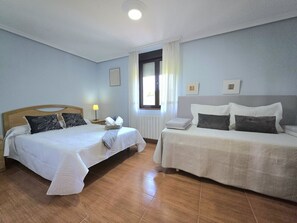 3 Schlafzimmer, Bügeleisen/Bügelbrett, WLAN, Bettwäsche