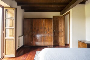 4 chambres, fer et planche à repasser, Wi-Fi gratuit, draps fournis