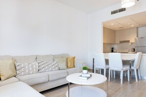 Apartment, 2 Bedrooms, Balcony, City View | Living area