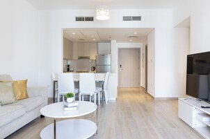 Apartamento, 2 quartos, sacada, vista para a cidade | Área de estar