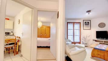 2 chambres, lit parapluie, accès Internet, draps fournis