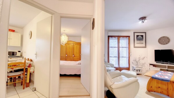 2 Schlafzimmer, Reisekinderbett, Internetzugang, Bettwäsche