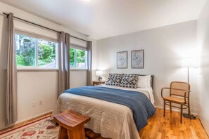 3 bedrooms, iron/ironing board, travel cot, WiFi