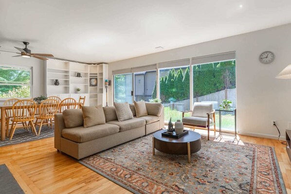 Télévision, cheminée