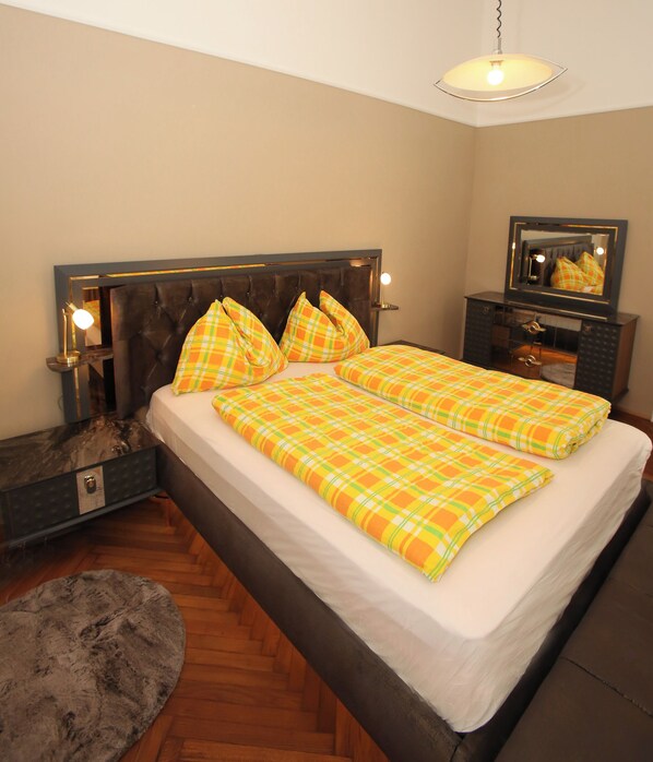 1 غرفة نوم ومكواة/لوح كي وواي فاي مجانًا وملاءات أسرّة