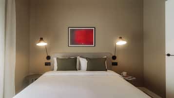 Apartment, 3 Bedrooms | 2 bedrooms, laptop workspace, free cots/infant beds, free WiFi