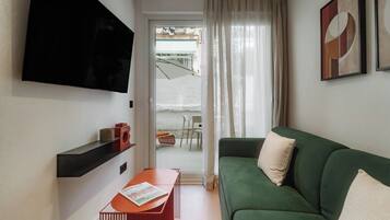 Apartment, 2 Bedrooms | Living area