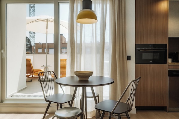 Departamento, 1 habitación | Cocina privada | Refrigerador, microondas, horno y lavavajillas