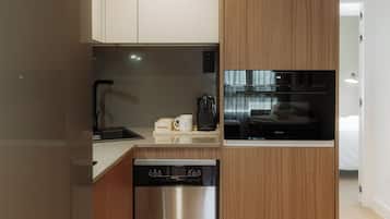 Apartment, 3 Bedrooms | Private kitchen | Fridge, microwave, oven, dishwasher