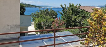 Apartment Devcic - 40 m from the sea, pet-friendly, private terrace, outdoor shower, BBQ