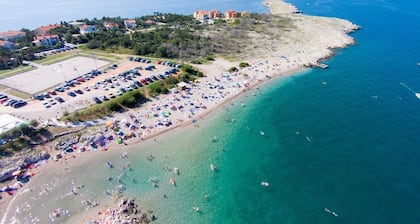 Apartment Bijelic - 480 m from the sea, two bedrooms, BBQ grill, air conditioning, private parking