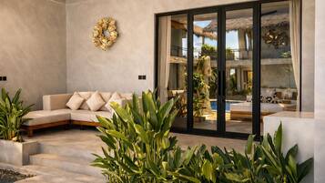 Chambre Double Supérieure, vue piscine | Literie de qualité supérieure, minibar, coffres-forts dans les chambres