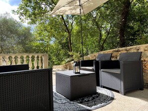 Terrace/patio - Apartment Brebric - 500 m from sea, pet-friendly, BBQ, private terrace (Šilo)