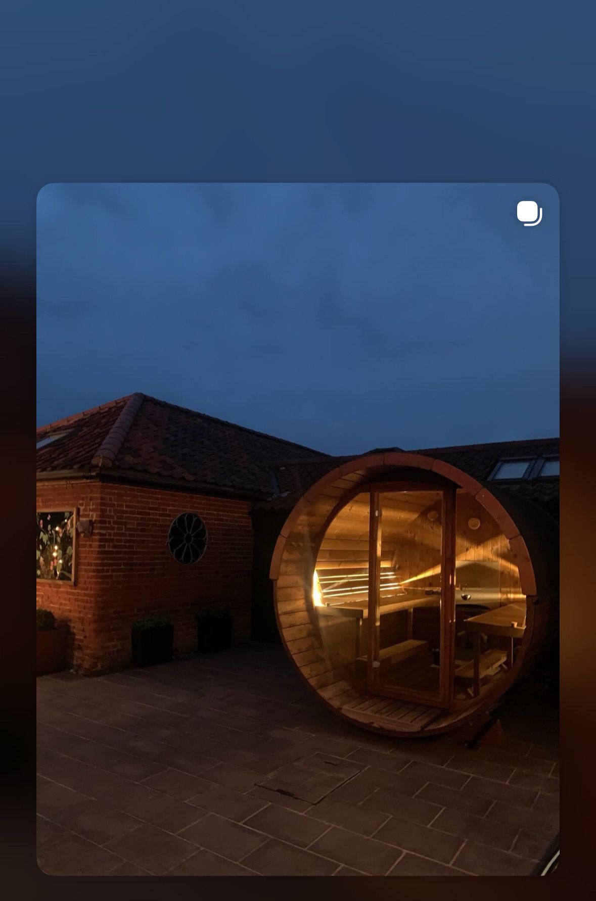 Barrell sauna available, included free in your booking for 2 hours. On request.