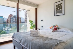 2 chambres, fer et planche à repasser, Wi-Fi, draps fournis