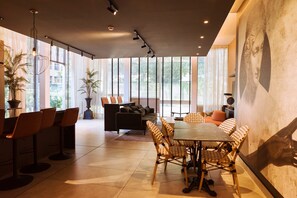 Interior - Enjoy Space and Comfort in 2BE in Las Condes (Santiago)