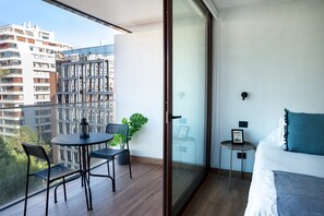 2 bedrooms, iron/ironing board, WiFi, bed sheets - Spacious 2BR Retreat in Las Condes Comfort Awaits (Las Condes)