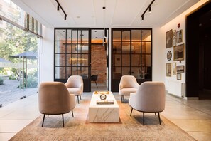Lobby - Spacious 2BR Retreat in Las Condes Comfort Awaits (Las Condes)