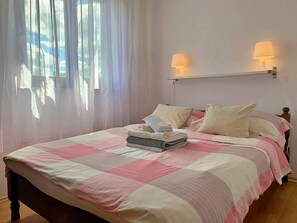 1 chambre, fer et planche à repasser, Wi-Fi, draps fournis