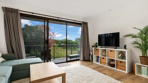 Coastal Comfort in Batehaven