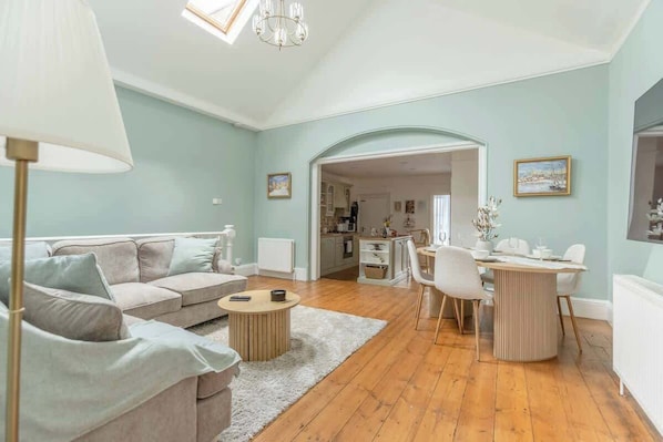 Téléviseur, bureau