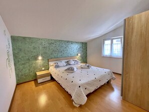 3 bedrooms, WiFi, bed sheets - Apartment Mara - sea view, terrace, pet-friendly, washing machine, BBQ (Šilo)