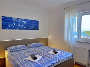 2 bedrooms, WiFi, bed sheets