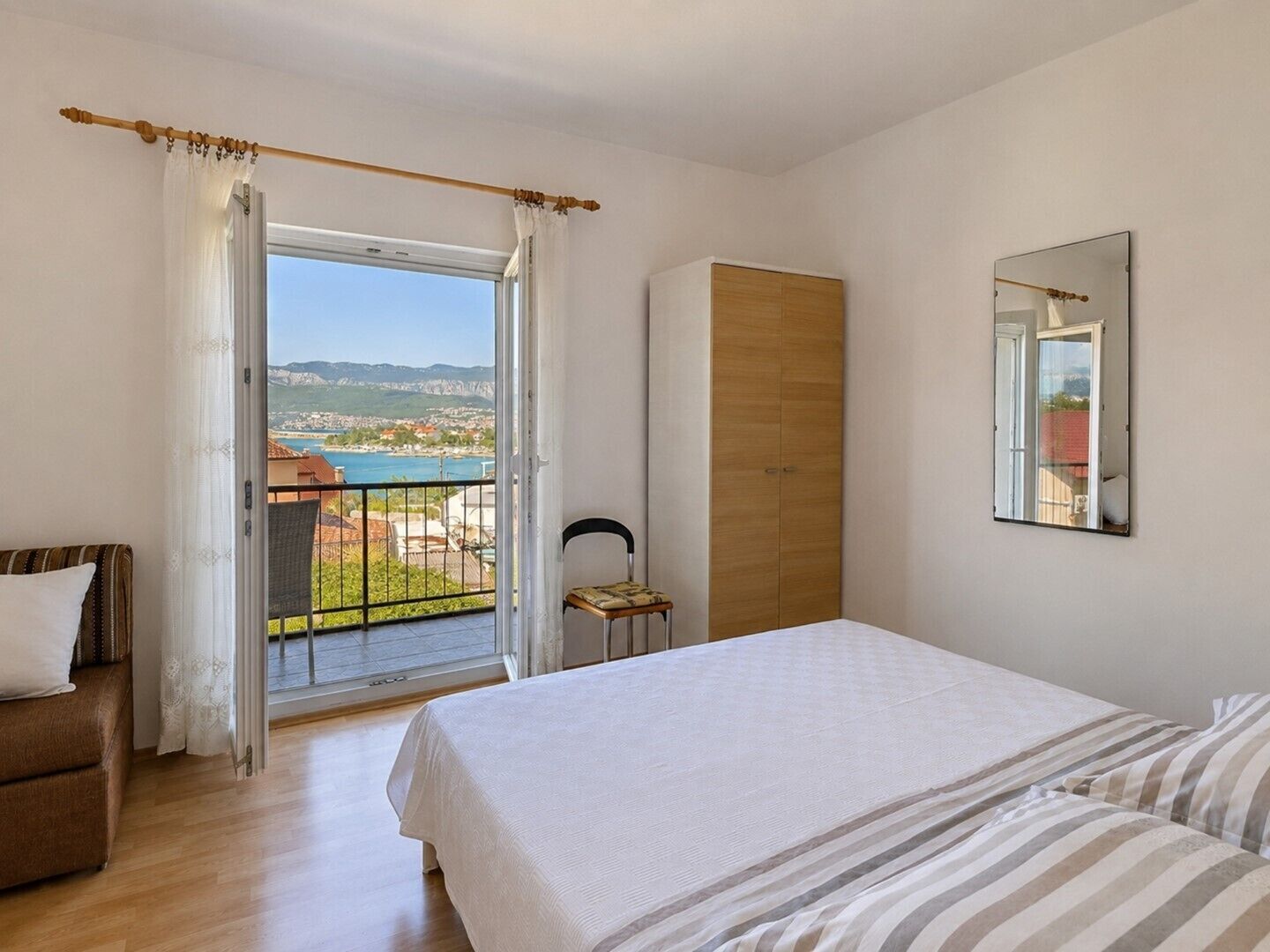 2 bedrooms, WiFi, bed sheets