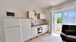 Kaffetrakter/tekoker, kjøleskap, mikrobølgeovn og ovn