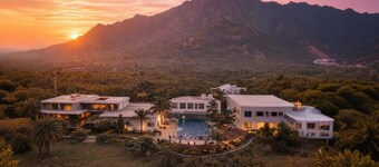 발렌시아 클럽 앤 리조트 - 럭셔리 네이처 리조트, 마운트 아부의 산기슭