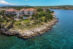Exterior - Luxury Apartments Punta Silo - 30 m from the sea, sea view, swimming pool, outdoor shower, Smart TV, laundry room, private parking (Šilo)