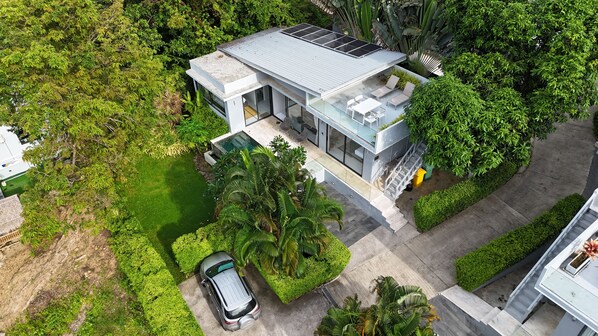 Exterior - Tropical 2BR villa in Bo Phut with private pool, garden, and full kitchen—perfect island escape. (Amphoe Ko Samui)