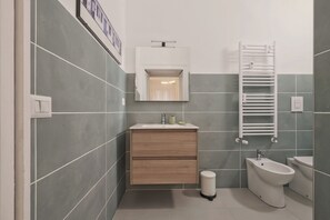 Apartment | Bathroom