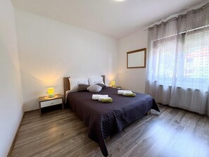 2 Schlafzimmer, Bügeleisen/Bügelbrett, WLAN, Bettwäsche