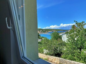 Interior - Apartment Savic - 90 m from the sea, private balcony, partial sea view, private parking, close to the sandy beach (Šilo)