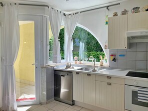 Kühlschrank, Ofen, Herdplatte, Geschirrspüler