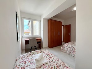 1 bedroom, WiFi, bed sheets - Apartment Scheich - 20 m from sea, sea view, balcony (Šilo)