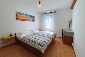 3 dormitorios, tabla de planchar con plancha, wifi y ropa de cama