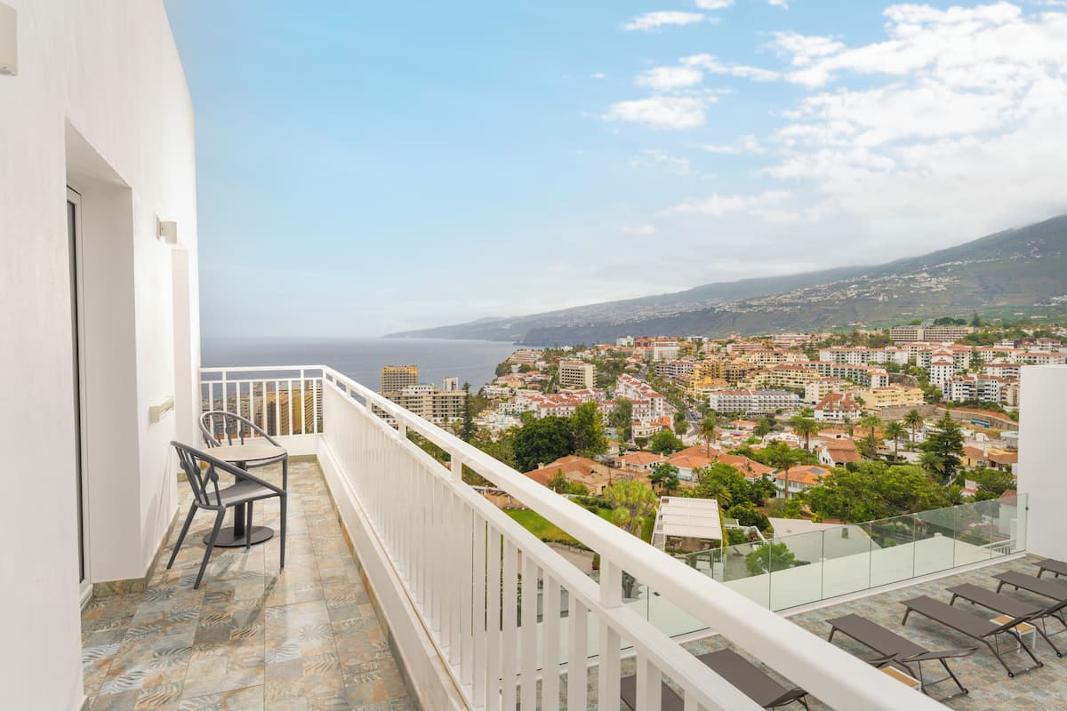 Exclusive Room | In-room safe, free WiFi, bed sheets