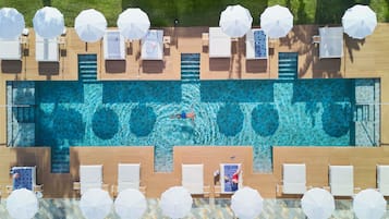 3 piscinas al aire libre, sombrillas, tumbonas