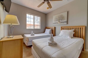 3 bedrooms, desk, WiFi, bed sheets