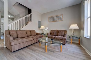 TV, offices - Cozy Vacation Retreat in Fiesta Key Community (Kissimmee)