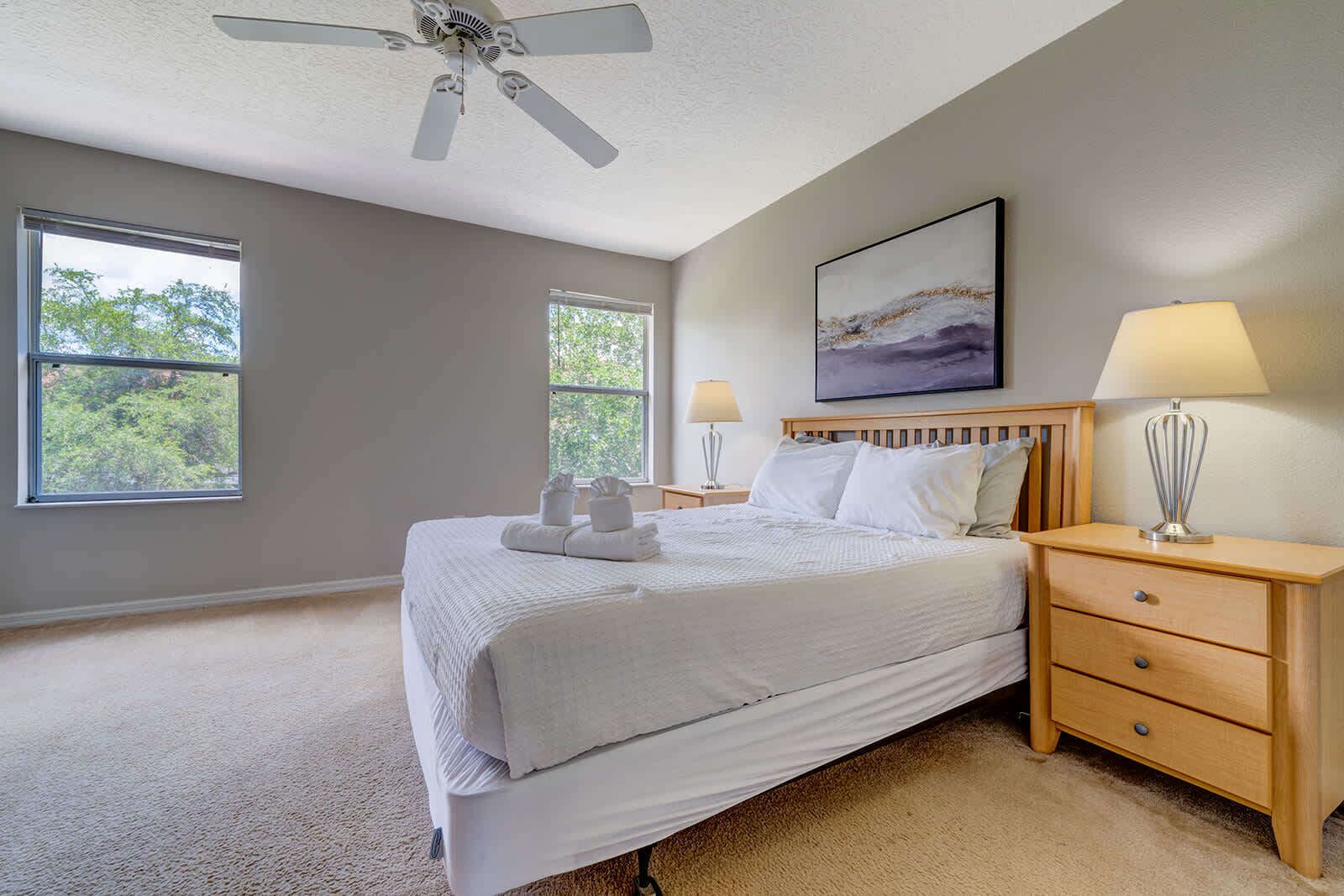 3 bedrooms, desk, WiFi, bed sheets