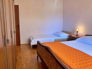 1 bedroom, WiFi, bed sheets