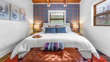 2 bedrooms, desk, free WiFi, bed sheets