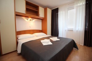 2 bedrooms, WiFi, bed sheets