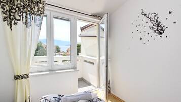 2 bedrooms, WiFi, bed sheets