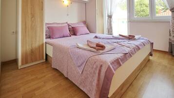 2 bedrooms, WiFi, bed sheets